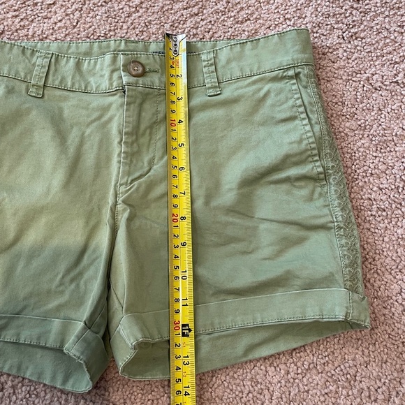GAP KHAKIS Mid-rise Green Girlfriend Short - Picture 6 of 9